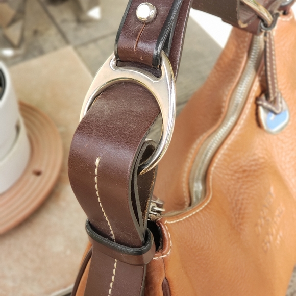 Dooney and Bourke Vintage Shoulder Bag - Picture 3 of 12